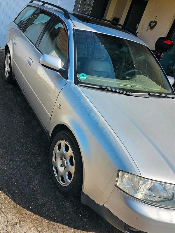 Gebraucht Audi A6 Basis 220 PS (161 kW) 2002 Grau Kombi