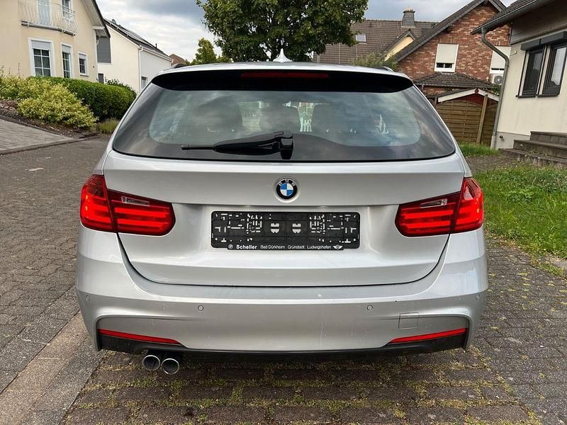Gebraucht BMW 330 M Sport 258 PS (189 kW) 2012 Silber Kombi
