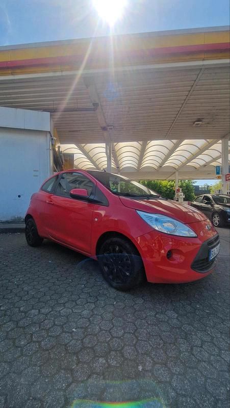 Rot Gebraucht 2013 Ford Ka Kleinwagen | 2.400 € (Fairer Preis) - Bild 1/4