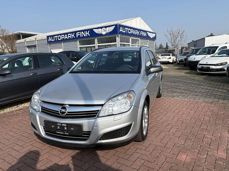 Gebraucht Opel Astra Edition 140 PS (102 kW) 2008 Starsilber iii m2 Kombi
