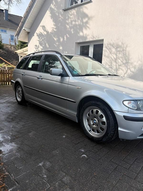 Gebraucht BMW 320 170 PS (125 kW) 2003 Silber Kombi