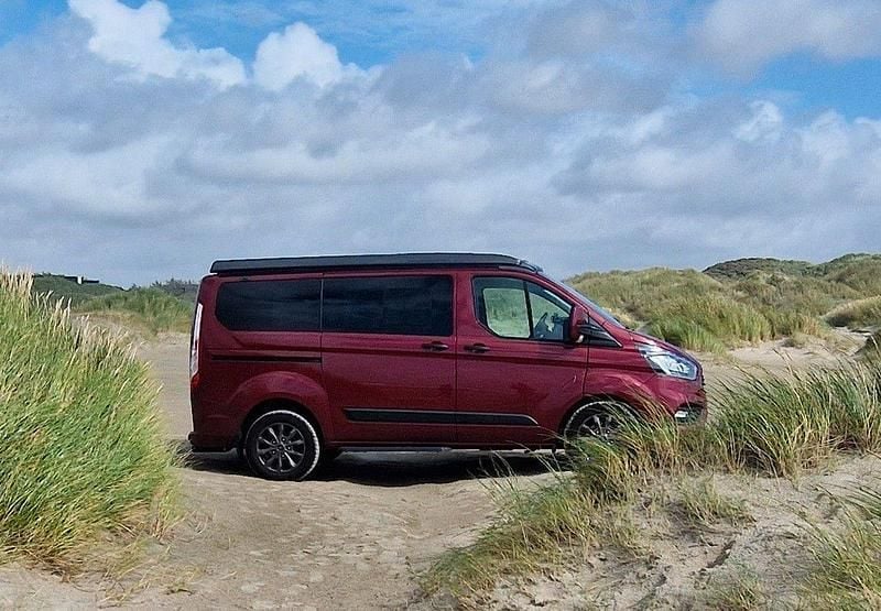 Rot Gebraucht 2021 Ford Transit Nugget Van / Kleinbus | 58.500 € (Teuer) - Bild 1/4