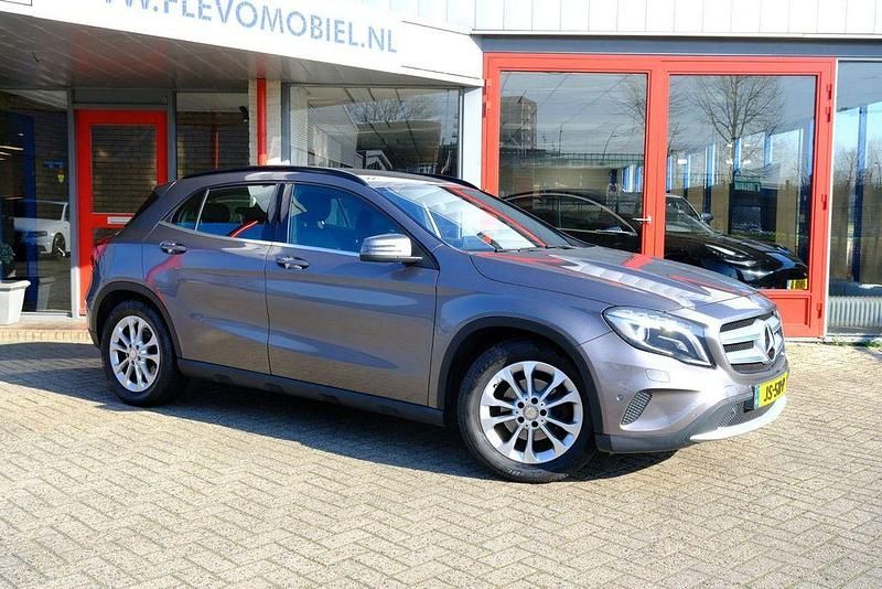 Gebraucht Mercedes GLA180 Edition 109 PS (80 kW) 2016 Grau SUV