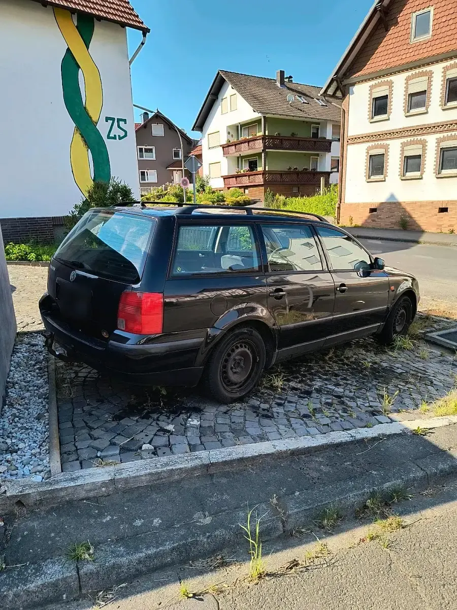 Gebraucht VW Passat 102 PS (75 kW) 1997 Schwarz Kombi