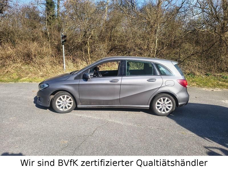 Gebraucht Mercedes B180 109 PS (80 kW) 2015 Grau Van / Kleinbus