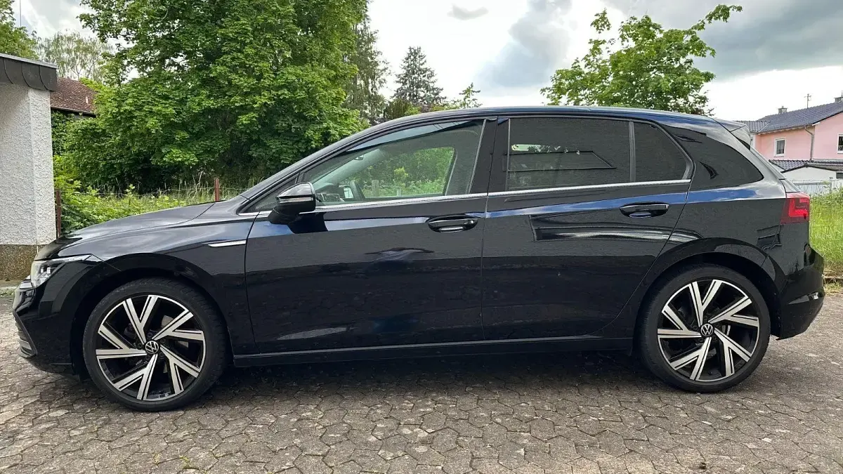 Gebraucht VW Golf VIII Style 150 PS (110 kW) 2022 Schwarz Limousine