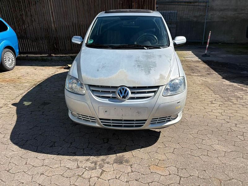 Usado VW Fox 54 HP (39 kW) 2006 Cinzento Citadino
