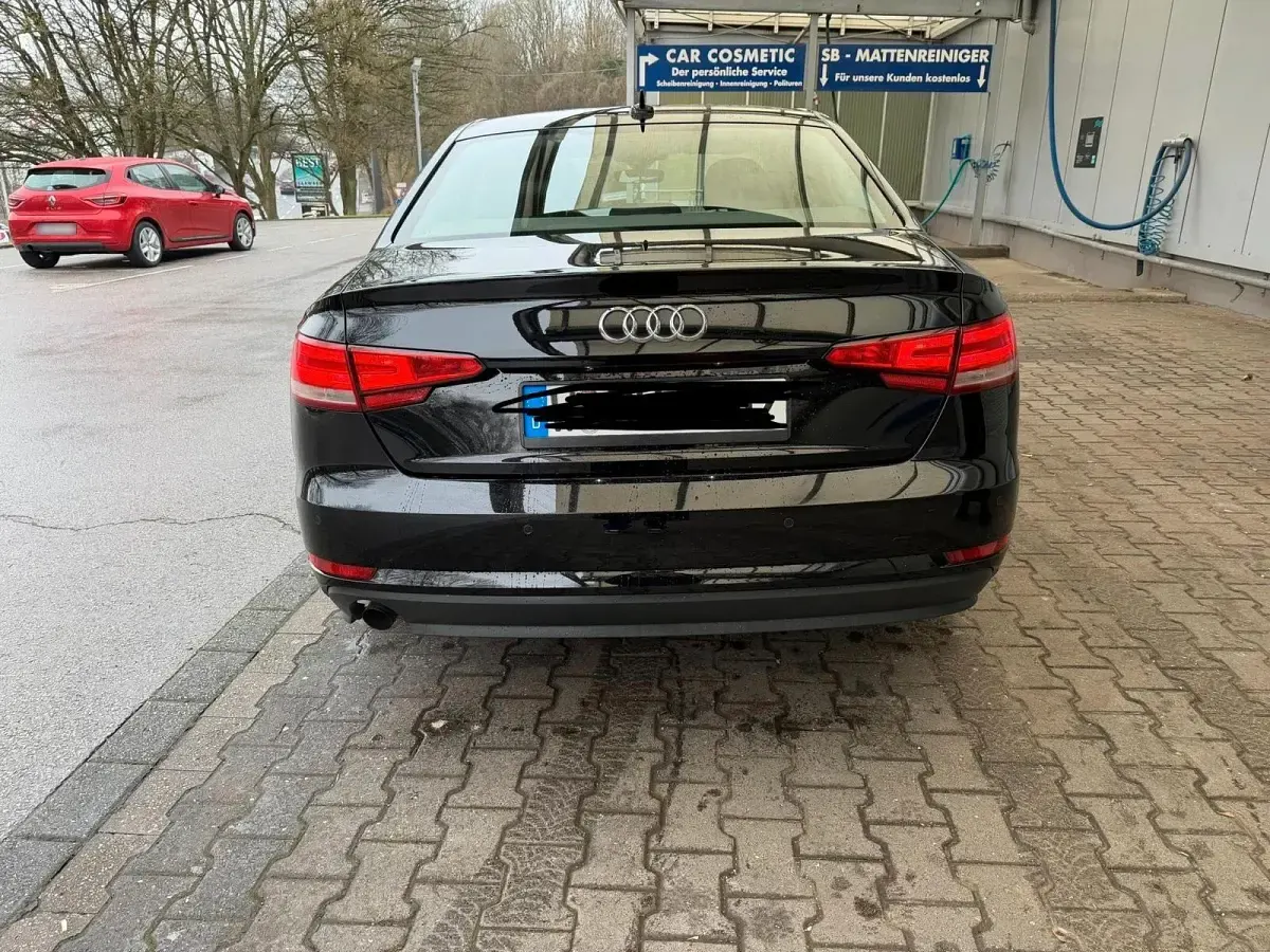 Gebraucht Audi A4 150 PS (110 kW) 2017 Schwarz Limousine