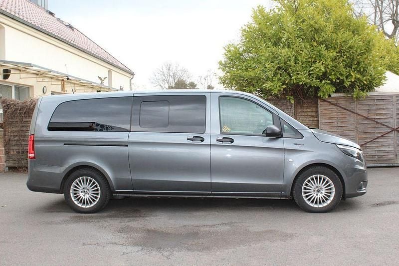 Gebraucht Mercedes e-Vito 150 kW (204 PS) 2022 Grau Van / Kleinbus