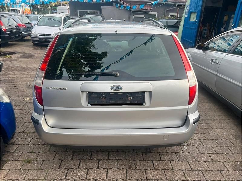 Gebraucht Ford Mondeo Trend 125 PS (91 kW) 2005 Silber Kombi