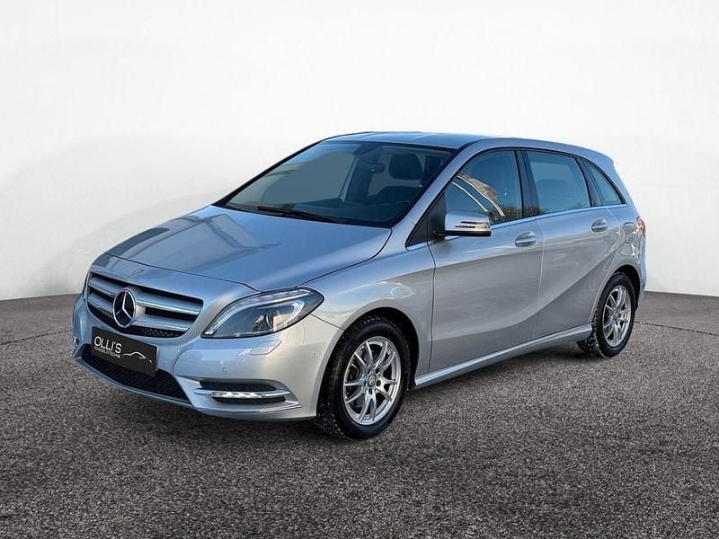 Gebraucht Mercedes B180 122 PS (89 kW) 2014 Silber Van / Kleinbus