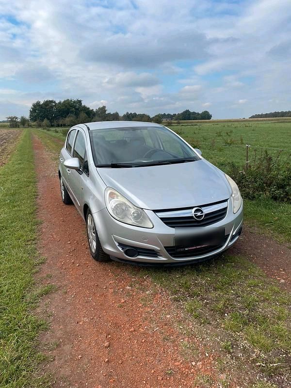 Grau Gebraucht 2007 Opel Corsa Kleinwagen | 2.500 € (Fairer Preis) - Bild 1/4