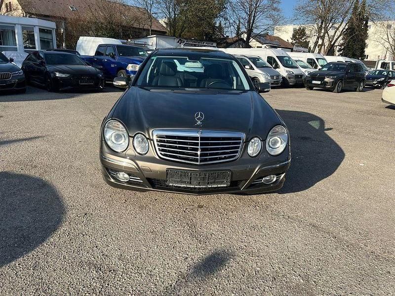 Gebraucht Mercedes E280 Avantgarde 190 PS (139 kW) 2007 Grau Limousine