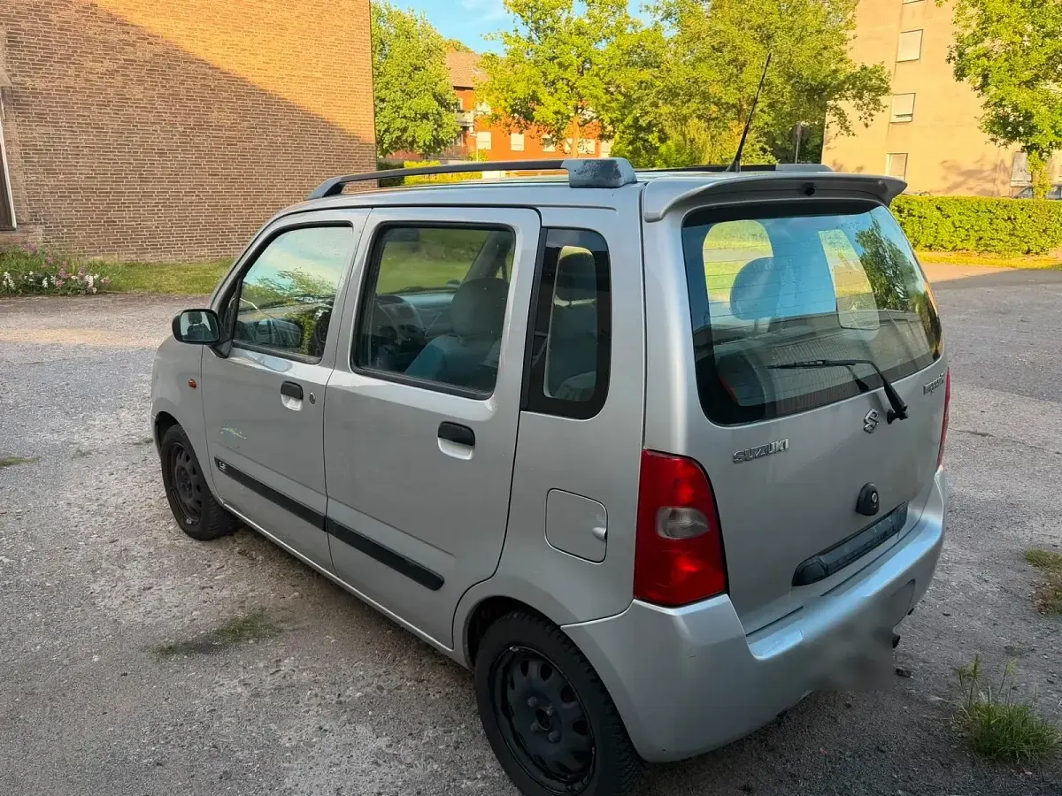 Gebraucht Suzuki Wagon R+ 80 PS (58 kW) 2002 Silber Van / Kleinbus