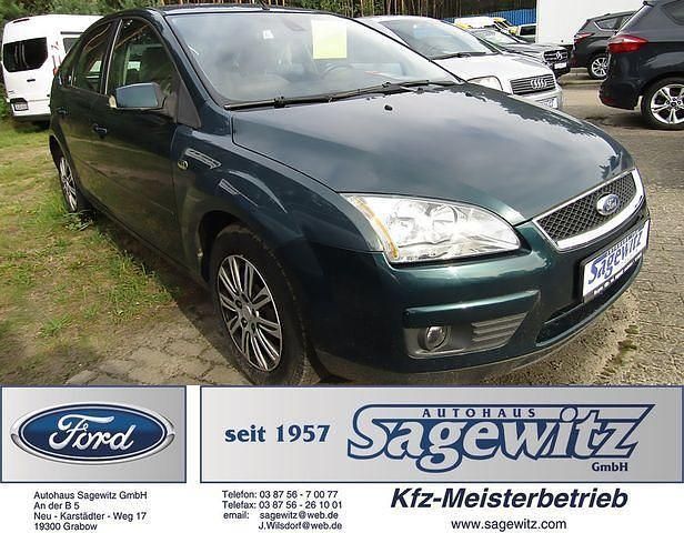 Grün Gebraucht 2006 Ford Focus Ghia Limousine | 2.700 € (Fairer Preis) - Bild 1/4
