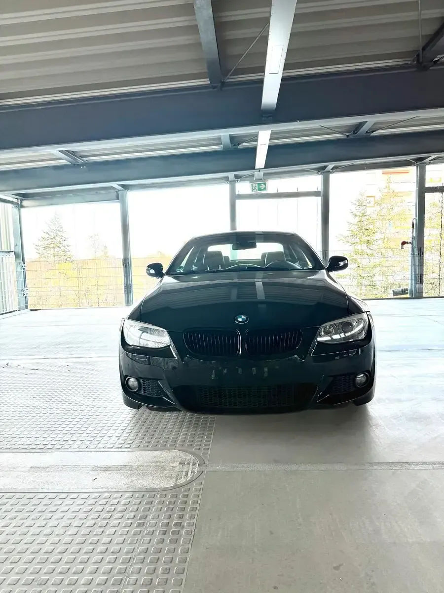 Gebraucht BMW 325 204 PS (150 kW) 2010 Schwarz Coupé