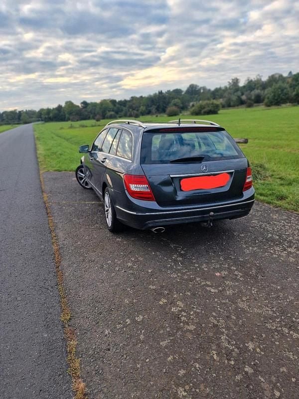 Gebraucht Mercedes C220 170 PS (125 kW) 2013 Grau Kombi