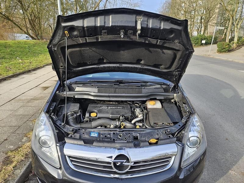 Gebraucht Opel Zafira 125 PS (91 kW) 2012 Schwarz Van / Kleinbus