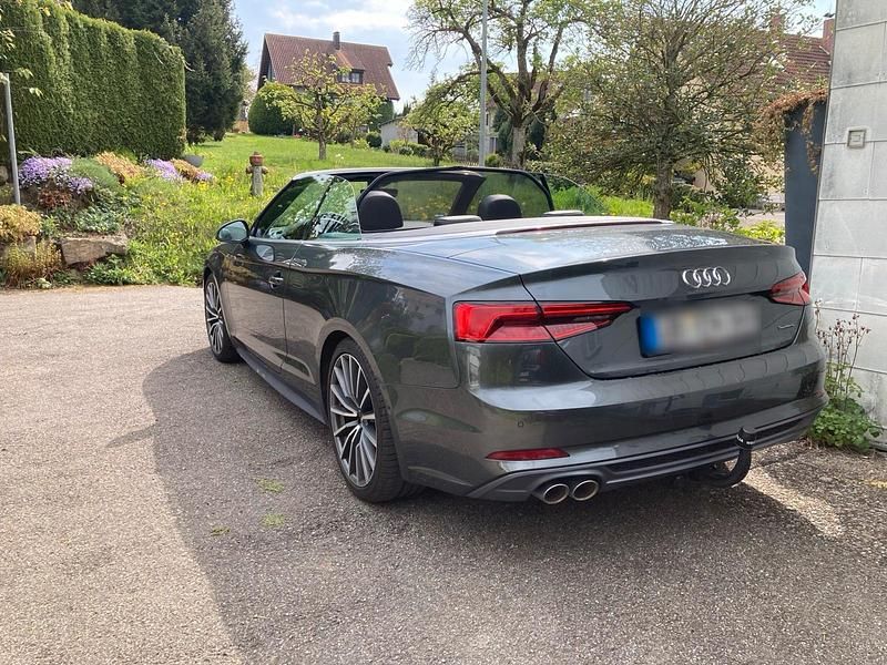 Gebraucht Audi A5 Cabriolet Comfort 217 PS (159 kW) 2018 Grau Cabrio