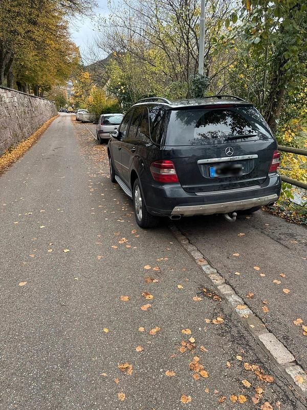 Gebraucht Mercedes ML320 224 PS (164 kW) 2008 Schwarz SUV