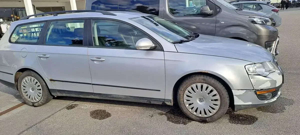 Gebraucht VW Passat 105 PS (77 kW) 2010 Silber Kombi