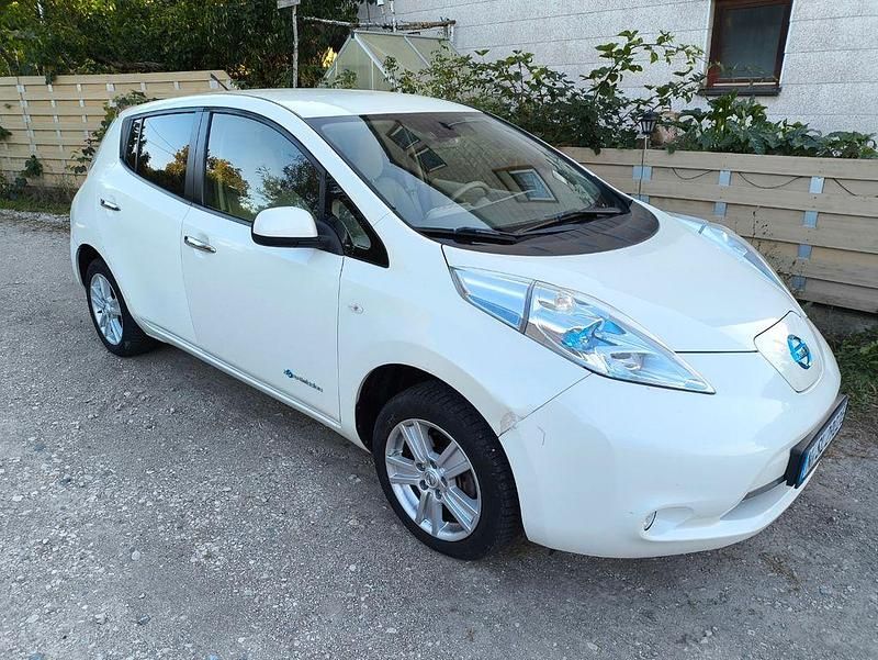 Weiß Gebraucht 2013 Nissan Leaf Kleinwagen | 3.799 € (Guter Preis) - Bild 1/4