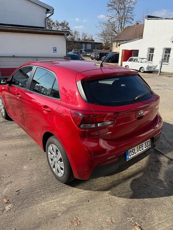Gebraucht Kia Rio Edition 7 84 PS (61 kW) 2022 Rot Kleinwagen