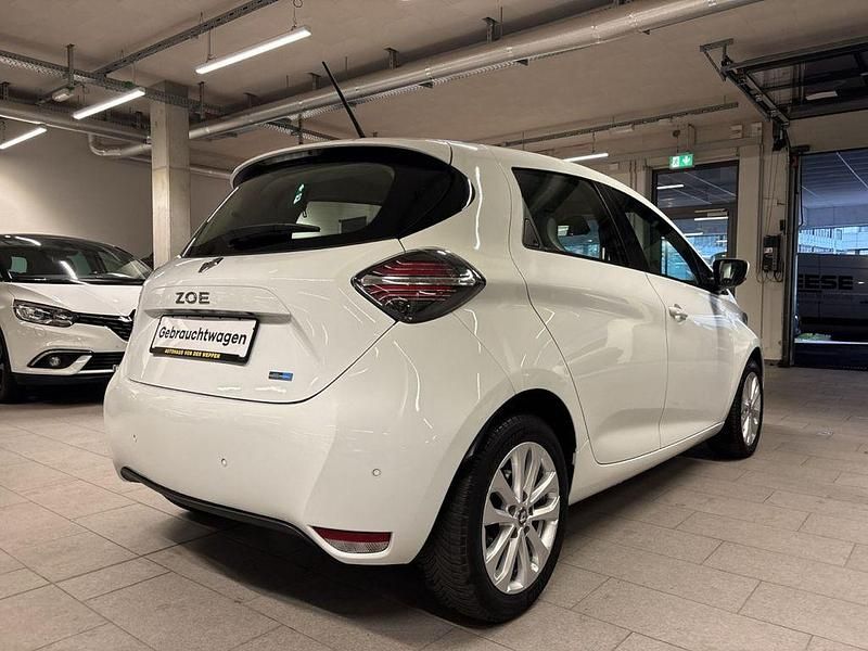 Gebraucht Renault Zoe Experience 50 kW (69 PS) 2021 Weiß Kleinwagen