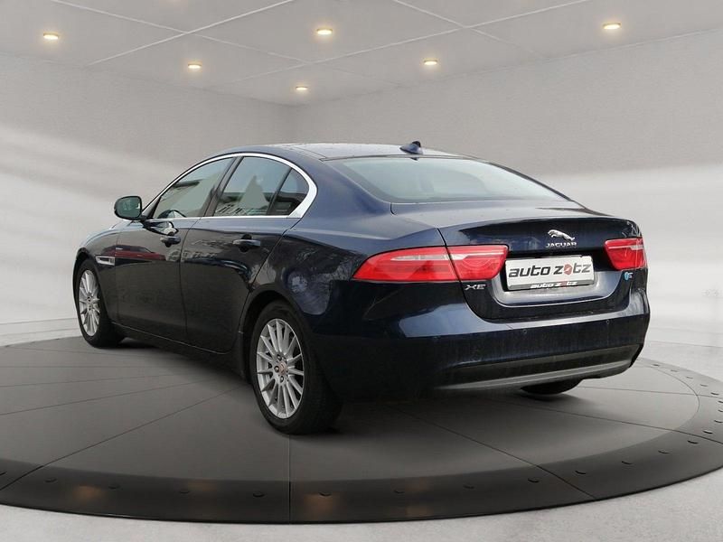 Gebraucht Jaguar XE Prestige 163 PS (119 kW) 2016 Blau Limousine