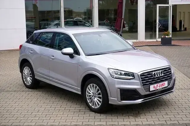 Gebraucht Audi Q2 S-Line 150 PS (110 kW) 2020 Silber SUV