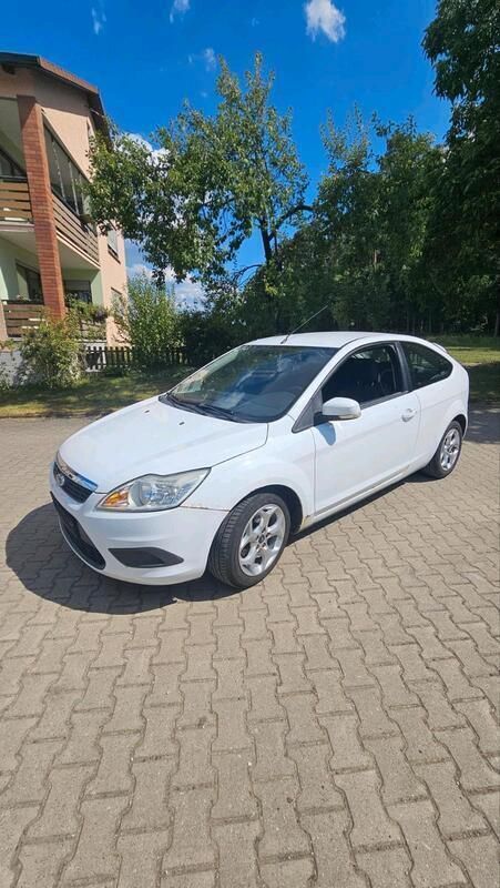 Weiß Gebraucht 2008 Ford Focus Kleinwagen | 1.900 € (Fairer Preis) - Bild 1/4