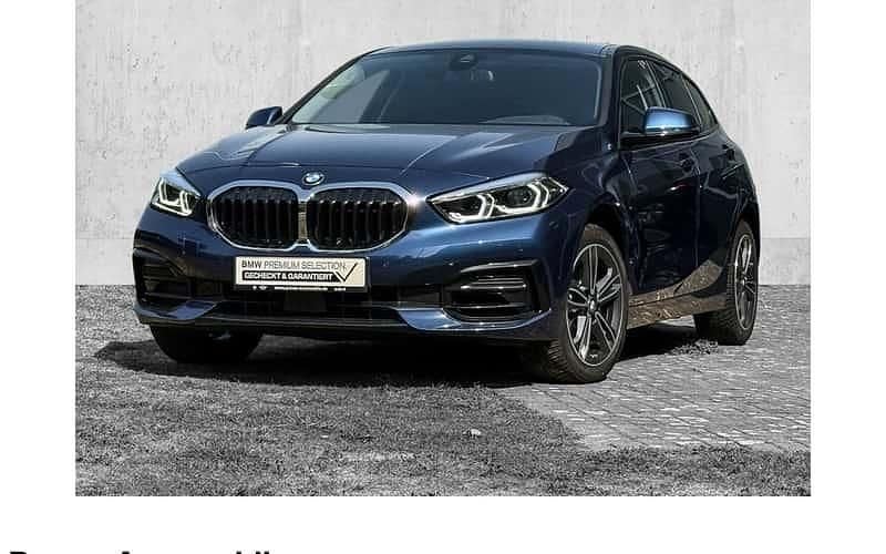 Blau Gebraucht 2022 BMW 120 Sport Line Kleinwagen | 25.390 € (Guter Preis) - Bild 1/4