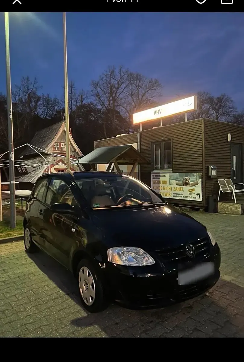 Gebraucht VW Fox 55 PS (40 kW) 2009 Schwarz Kleinwagen