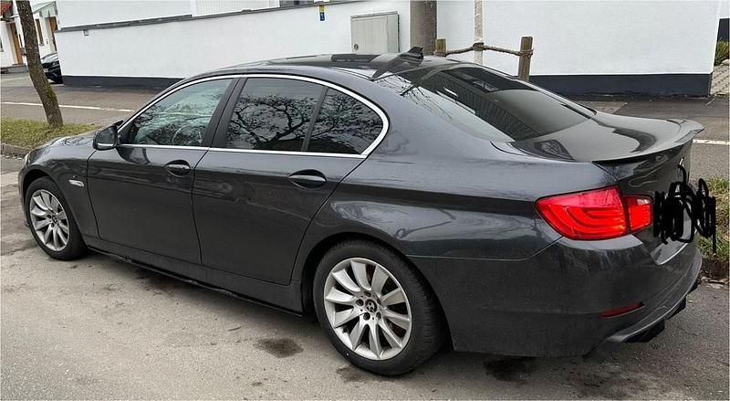 Grau Gebraucht 2013 BMW 530 M Sport Limousine | 10.500 € (Superpreis) - Bild 1/4