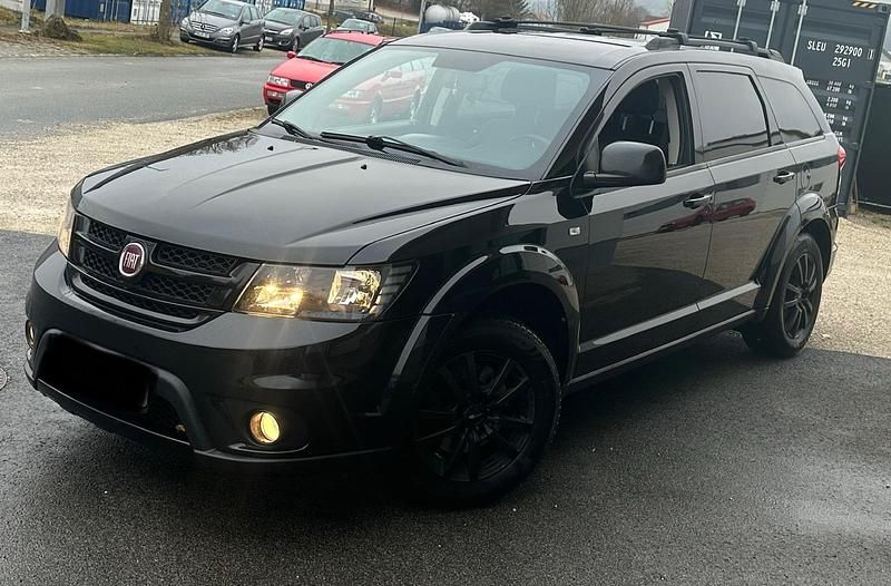 Schwarz Gebraucht 2015 Fiat Freemont SUV | 6.999 € (Superpreis) - Bild 1/4