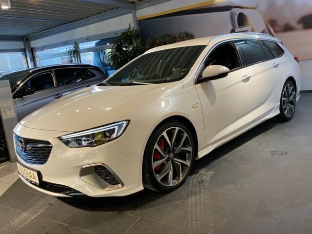 Gebraucht Opel Insignia Exklusiv 209 PS (153 kW) 2018 Weiß metallic Kombi