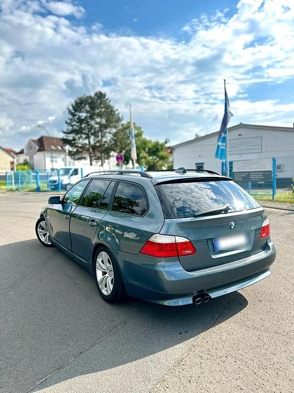 Grün Gebraucht 2009 BMW 525 Kombi | 6.150 € (Etwas zu teuer) - Bild 1/4