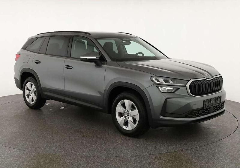 Graphite grau metallic Neu 2025 Skoda Kodiaq Selection SUV | 47.295 € (Guter Preis) - Bild 1/4