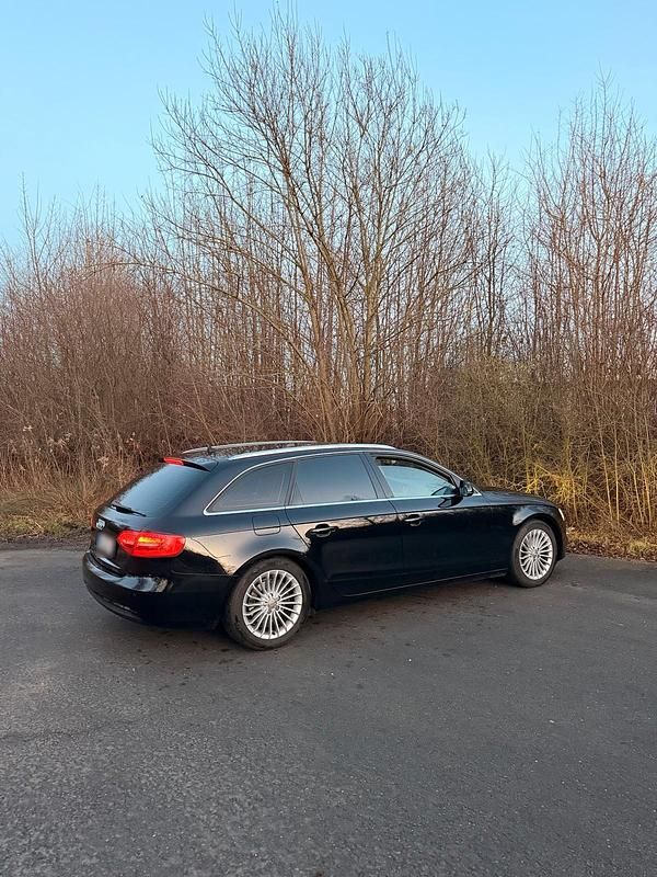 Gebraucht Audi A4 Comfort 163 PS (119 kW) 2014 Schwarz Kombi