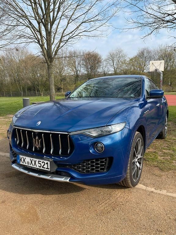 Gebraucht Maserati Levante 430 PS (316 kW) 2017 Blau SUV