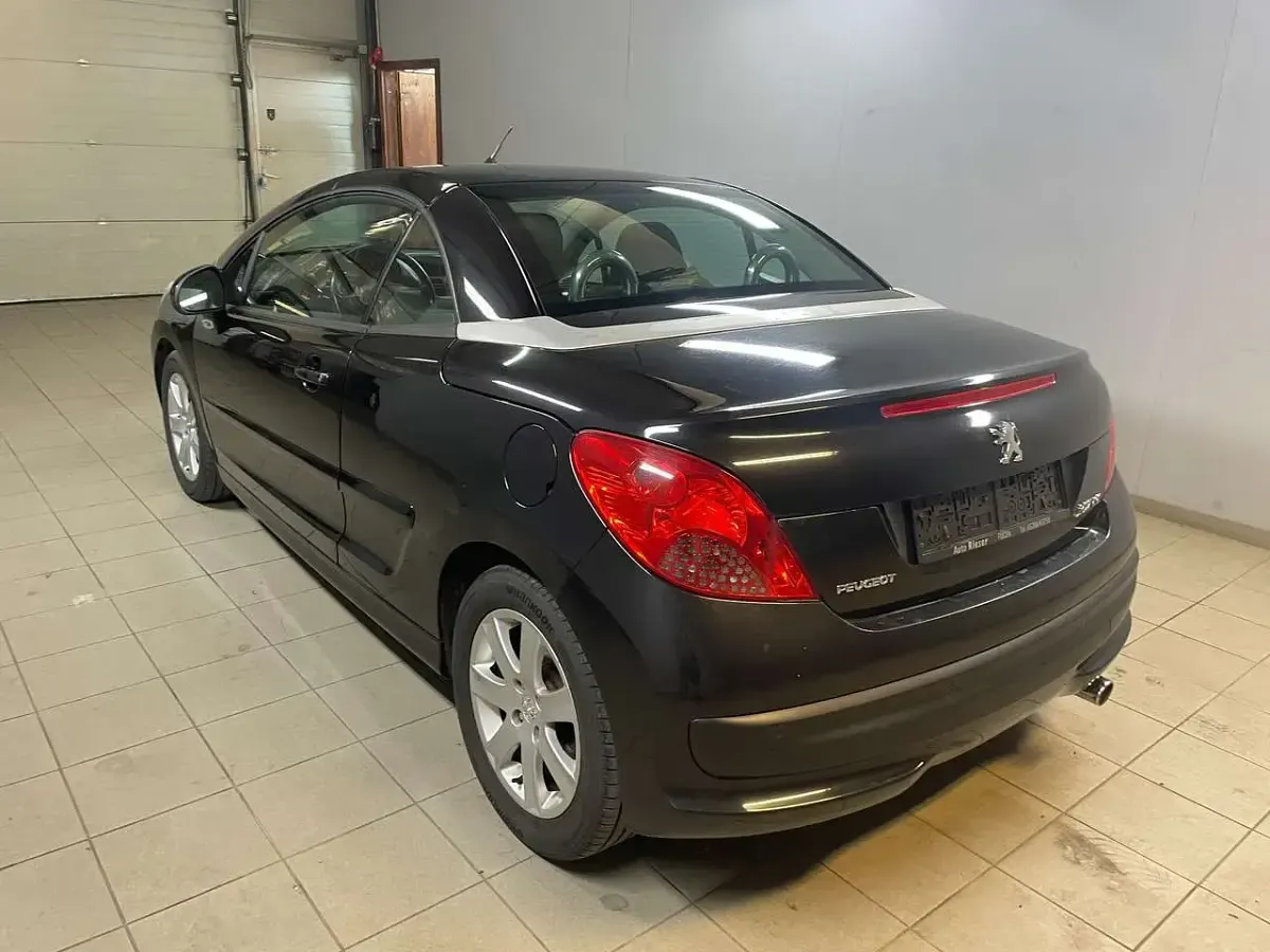 Gebraucht Peugeot 207 Sport 120 PS (88 kW) 2008 Farbe schwarz obsidien Cabrio