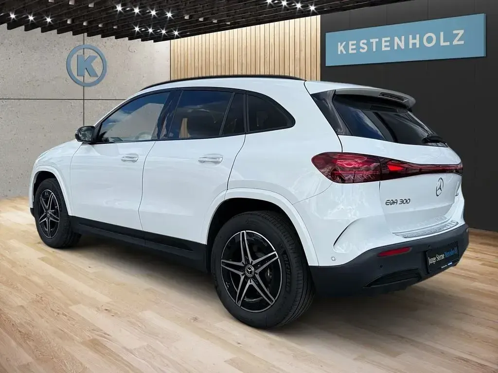 Gebraucht Mercedes EQA300 AMG 167 kW (228 PS) 2025 Weiß SUV