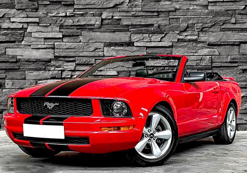 Rot Gebraucht 2005 Ford Mustang Cabrio | 9.950 € - Bild 1/4