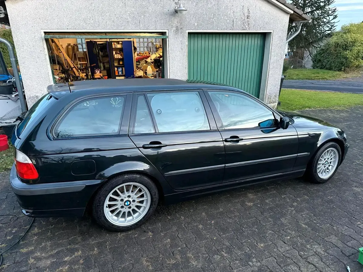 Gebraucht BMW 325 192 PS (141 kW) 2004 Schwarz Kombi
