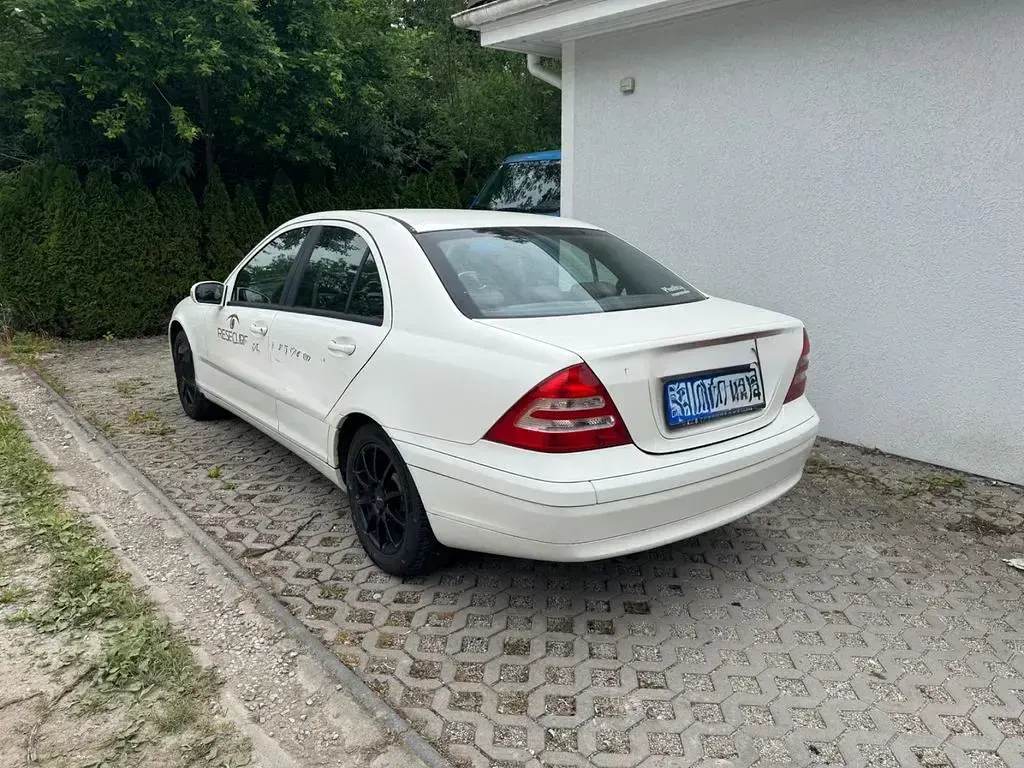 Gebraucht Mercedes C180 Classic 143 PS (105 kW) 2003 Weiß Limousine