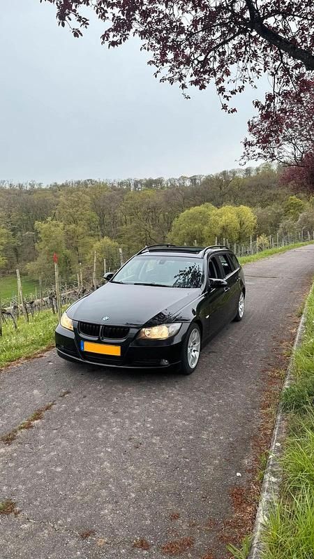 Gebraucht BMW 320 Advantage 150 PS (110 kW) 2007 Schwarz Kombi