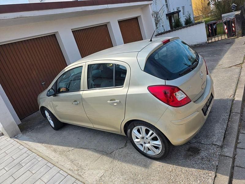 Gebraucht Opel Corsa Innovation 80 PS (58 kW) 2008 Beige Kleinwagen