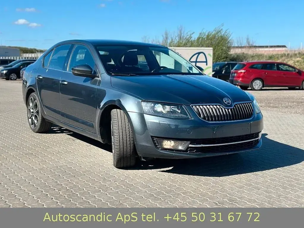 Używany Skoda Octavia Style 150 KM (110 kW) 2016 Szary Kombi