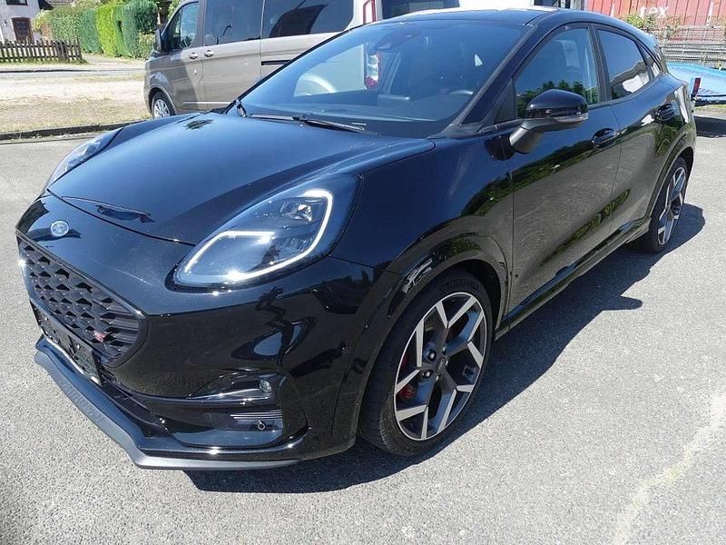 Obsidianschwarz metallic (metallic) Gebraucht 2021 Ford Puma ST SUV | 22.900 € (Fairer Preis) - Bild 1/4