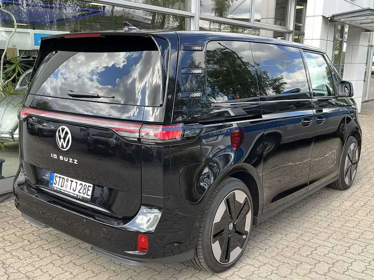 Gebraucht VW ID. Buzz Pro 150 kW (204 PS) 2025 Deep black perleffekt Van / Kleinbus